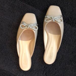 Guillermina shoes…slightly worn on bottom…no evidence of wear anywhere else